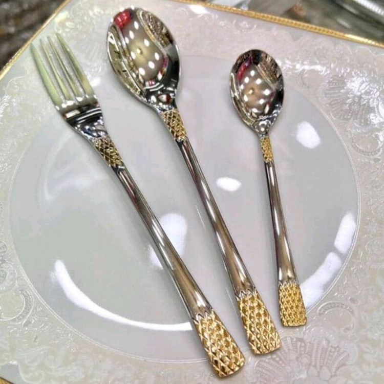 سرویس قاشق و چنگال نیمه طلایی یونیک دهانه اروپایی استیل نگیر (آناناسی)با ضمانت